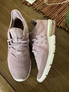 Nike Air Max Sequent 3 Women's Running Shoes SZ 8 Rose Pink White  908993-601